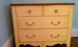 Pristine condition chic Ethan Allen dresser with mirror. Pickup only from Webster.
? Location: Rochester, Webster