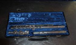 HERES A F.E.OLDS"SPECIAL"SILVER FLUTE..THE MOUTHPIECE IS SOLID SILVER THE REST IS SILVER PLATED BRASS..THIS IS A "EARLY EDITION"(i called them up) AND IN EXCELLENT CONDITION,WORKS PERFECTLY.COME WITH FITTED CASE AND CLEANING ROD...100.00 firm..WILL SHIP