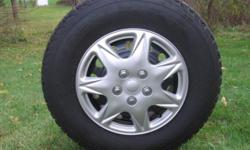 4 Firestone Winterforce UV Snow Tires
Size: P215/75R15
Only used for two winter seasons.
Used on 2005 Honda Element EX 4wd, but should fit many other vehicles. Check TireRack.com to see if this size will fit your car.
Purchased New at TireRack:
4 Tires -