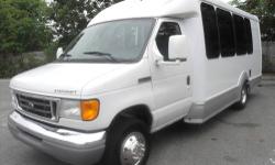 2007 Ford Starcraft E-350 14 seat Non-CDL gas shuttle bus for sale! It comes equipped with an efficient and durable gas 6.8L V10 Triton engine and 5 speed, smooth shifting automatic transmission with overdrive. The cabin is complete with dual A/C and heat