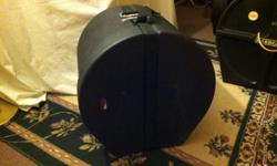 This is a slightly used hard Gator Bass Drum Case with Foam inside. It has steel handles, no cracks, or broken parts. contact Pete @ 914 375-1290 or 914 602-4542.