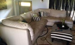 Gorgeous Italian leather sectional with chaise. No tips or tears. It is SUPER comfortable. Purchased from Raymour and Flanigan for $3000.00. Asking $1100.00
Smoke free, pet free home.
Please serious inquiries only. I have someone that can deliver for a