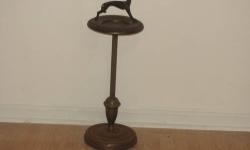 GRAYHOUND ASHTRAY HOLDER BRASS..GREAT COLLECTOR 1900'S. CAST GRAYHOUND DOG ON TOP OF STAND.
CONTACT: THE YARD SALE KING