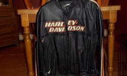 Near New, Mens Medium, EXCELLENT CONDITION
Genuine From O'Tooles Harley Davidson. This Jacket Was Worn Twice.