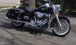 2012 ROAD KING CLASSIC
ADULT OWNED ORIGINAL OWNER. ONLY 2900 miles. BLACK AND CHROME. EXCELLENT CONDITION. TO MANY EXTRAS TO LIST. CLEAN TITLE IN HAND.
This ad was posted with the eBay Classifieds mobile app.