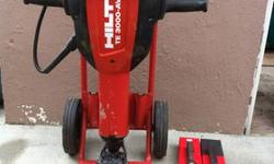 This hammer is in very good shape with low hours. Normal scrapes and scratches
comes with 2 chisels,cart and owners manual
Cash only
Carmel,ny 10512