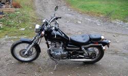 GOT THIS THINKING IT'D BE A GOOD RE-"STARTER"BIKE(i haven't ridden in 20 years)BUT ITS WAAAY TOO SMALL FOR ME.
ANYWAYS HERES A 1985 (2008.. please call) HONDA REBEL CMX250C..ITS ONLY GOT A LITTLE OVER 3,000 MILES ON IT(i've only put 175 on it riding