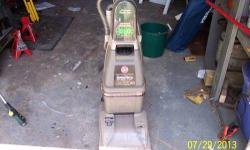 HOOVER QUIK-BROOM - GOOD CONDITION
POWERED NOZZLE
BAGLESS
CYCLONIC ACTION
FORWARD NOZZLE AND BRUSH VIEW