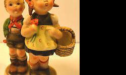 Goebel M.I. Hummel #214H Shepherd Boy Kneeling with Flute- Little Tooter TMK4
(Usually goes with the German Nativity)
4 " TALL