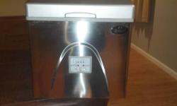 WINDCHASER ICM15S STAINLESS STEEL ICE MACHINE
?Stainless Steel Model
?Make Ice Cubes Anytime
?No Installation Required
?Easy to Use and Fully Automatic: Just Plug in and Add Water
?Compact Design
?Uses Tap Water or Bottled Water (A)
?Ice Forms on the