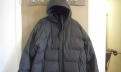 This coat was only worn a couple of times, and is in excellent condition. Coat has exterior pockets and interior pockets, which include a space for a cell phone. Very warm and looks great on. Asking $35.00 OBO.