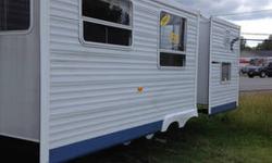 jayco jayflight 32' bunk house EXCELLENT CONDITION doesn't need any work Ready to camp! .. band new fridge and microwave, 2 super slides. $13,000 Located in batavia .. need this gone price reduced to $10,000!
