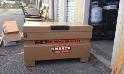 Knaack Tool box. Brand new condition. Great for jobs. New it costs 490.00
Model 42 JOBMASTERÂ® Chest
Dimensions: H:18" W: 19" L: 42"
Weight (lbs.): 114
Cubic feet: 9
Closed Height 23 3/8
Open Height 39 3/8
Accessory Tray Model 41
New 3-point latch with