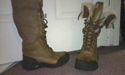 NEW SIZE 6-6.5 TALL ANNE KLEIN FLEX BOOT, WORN ONE TIME.. VERYYYY COMFORTABLE AND SHARP LOOKING. FULL INSIDE LEG ZIPPER.