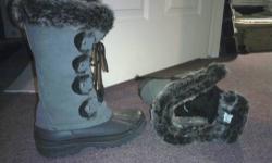 NEW , WORN ONE TIME.. WARM OUTDOOR WINTER BOOTS, LADIES SIZE 6. GRAY COLOR. IN BOX. SNOW WILL BE FLYING BEFORE YOU KNOW IT... YOU OUGHT TO TAKE A LOOK AT THESE..