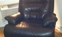 Substantial black leather chair; pulls out into horizontal position.
Originally purchased by owner; kept in good condition.
Pick up from owner on Upper East side.