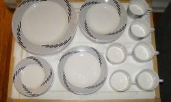 Lenox China - Courtyard Gold - American Home Collection
White Decor on Ivory - Gold Trim
70 Pieces Total - Unfortunately 1 Dinner Plate and 1 cup Broke
Excellent condition - I can't detect any scratches or chips.
11 - Dinner Plates = 11"
12 - Salad Plates