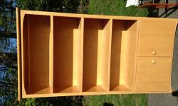 Beautiful Maple Bookshelf
Quality and heavy piece
Solid wood construction
Minor wear
Measures:
Height 6 ft (72")
Width 36"
Depth 12"
Purchased from Scarsdale furniture store