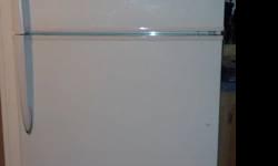 Im selling my White 21 cu. ft. Maytag Refrigerator. I purchased it in 2006 and am changing the color scheme in my kitchen. It is in very good condition and I clean it regularly.
Must pick up, will take best offer, respond to ad with phone number so that