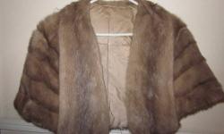 Gorgeous Blonde Vintage Mink Stole. Sz. L-XL? Good Condition. 125.00 or best reasonable offer. Thank you for looking.