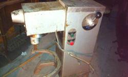 THIS IS A MIXER FOR SALE CAN BE USED FOR PIZZA OR IN ANY RESTAURANT. IT HAS THREE SPEEDS MUST SELL $450 OBO CALL 845-798-7890