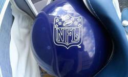 A great NFL Giants bowling ball, new, without holes so it can be customized to your hand. Beautiful colbalt blue. Includes case.