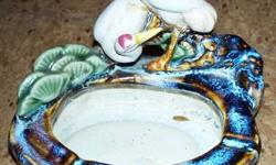 Nice porcelain hand painted ash tray with birds show piece
Perfect condition (old ) no markings $19. 5.5 inches wide 5.5 high with birds
For pick up only and maybe while you?re here you can look over
Paintings some signed and lots more I would consider