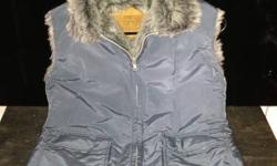This is a hardly worn Woolrich Women's Medium Insulated Vest.
This is perfect for warmth without constraint.
This ad was posted with the eBay Classifieds mobile app.