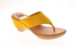 Brand new Nine West Yellow Sandals. Cash and pick up in Manhattan or Staten Island- No shipping
? Color: MEDIUM YELLOW
? Size: 9.5 US
? Shoe Width: Medium
? Heel Height (in): 2.5
? Outsole Material: Rubber
? Material Type: Leather
Due to Spam , you MUST