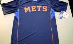 NY Mets T-Shirt
Men's Size: Medium
Genuine Major League Baseball Merchandise
Machine Wash & Dry
100% Polyester
New & Never Worn With Tag