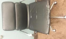 You are looking at a Office Business Black Silver Leather Professional Swivel Chair
Condition: Wear due to age. Has some tears.
Price: 50
Contact 5165671286