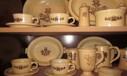 Pfalzgraff Pottery, Folk Art, Village, and Yorktowne all in very good condition. Many discontinued serving pieces, dinner plates, bowls, cups ect. Will send more pics upon request. E-Mail for prices. Thank you.