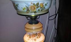 I HAVE HAD THIS LAMP FOR ABOUT 7 YEARS. I BOUGHT IT AT AN ESTATE SALE AND THE LADY SAID IT WAS QUIOZEL??? IT IS IN MINT CONDITION... LIGHTS UP VERY PRETTY.
LOCAL PICKUP IS ABSOLUTELY FREE.
SHIPPING WILL BE AT LEAST 30.00 BECAUSE LAMP IS SO FRAGILE...