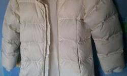 My daughter worn this jacket few times and she grown out of it. It is a very warm jacket and still in excellent condition. Please see below for the description.
100% Polyester
Lining /Doublure
100% Nylon
60% Down / 40% Waterfowl feather
Machine washable