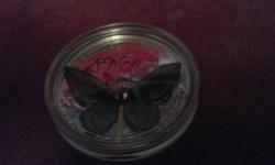 Very Rare 3d butterfly. .999 pure silver....proof coin!
Only 1 left ... so act fast!
Comes with COA and wooden display box!