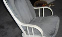 REDUCED PRICE FOR QUICK SALE...WAS$149..NOW $99
ANTIQUE WHITE WOOD SLEIGH STYLE
NURSERY GLIDER/ROCKER.
GENTLY USED. FABULOUS IN THE NURSERY
AND/OR FOR RELAXED READING.
PICK UP ONLY.
PLEASE REPLY WITH PHONE # & LOCATION