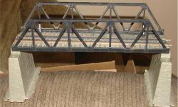 USA SHIPS FREE!
For sale is most of a Renwal #463 HO Scale Pier Set - VERY HARD TO FIND!
You will receive:
* 1 - Trestle Bridge (not sure if Renwal) - needs to be reglued
* 23 - Renwal Piers (should be 26 - 3 missing)
No box, but will be carefully packed