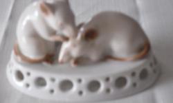 Cute Mouse Figurine Exelen Condition
Reg. Price 299.00