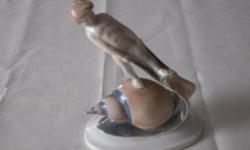 It is a beautyful Figurine in exelent condition