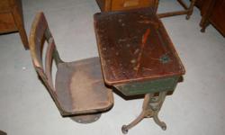 School desk and Chair
Desk is adjustable
Just needs stripping and refinished
All part are good
$50 for both -Plattsburgh