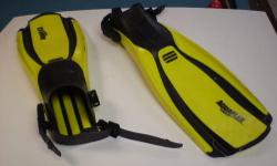 Scuba fins - Genesis Aquaflex Scuba Fins size regular manufacturers product # DIN 7876 , can be used with Dacor Neoprene Boots size 8 listed seperatly. Used great condition used for an instructional course never left outside