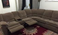 Sectional Sofa with 2 recliners, pull out bed and middle console storage
Great sectional with two full-back recliners (storage compartment between) and a pull out bed. This is a great couch, the only reason we are selling it is because we're moving.
Three
