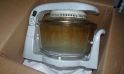 Digital Halogen Turbo Oven - Advanced Model 798DH
Needs new bulb to operate. Or use for parts.
Needs cleaning. Sold "As Is".
Secura digital turbo oven uses infrared heating and convection fan to cook food fast and evenly. No need to thaw frozen meat, no