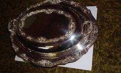 SILVER TUDOR PLATE ONEIDA COMMUNITY W/COVER & GLASS INSERT (BUTTER DISH)
CONDITION: GOOD NEEDS ADDITIONAL CLEANING
SIZE: 4 Â¼? X 9? X 2 Â¾?
SHIPPING WEIGH: 4 LBS