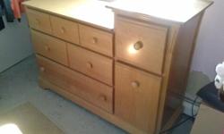 SOLID OAK WOOD DRESSER, VERY GOOD CONDITION, HIGH QUALITY AND STURDY DRESSER, 54"L x 39"W, Moving so PRICED TO SELL!!! Only $125.00 Cash Only. Pick up at my Lindenhurst, Long Island Home.