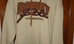This South Pole sweatshirt looks brand new! I bought it for my teenage daughter who likes sweatshirts big so its a Mens Large. I think she wore it twice!
This comes from a smoke free home. Feel free to email me with any questions. Thank you.