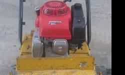 ? Engine: Honda GSV340
? HP: 11
? Fuel: 4-Cycle gasoline
? RPM: 3600
? Starting Method: Rewind
? Disc Rotation Speed rpm: 250
? Disc Working Width in.: 24
? Dust Port Connection in: 3
? Overall Width in: 27.5
? Operator Handle Height in: 38
? Overall