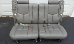 These are third row seats that are literally in like new condition having been in storage and hardly used.
The leather is perfectly clean, light grey in color and in near mint condition. There are no rips, blemishes or other issues, and comes from a smoke