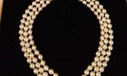 DESTINED TO BECOME YOUR "GO TO" NECKLACE
You can never go wrong when wearing a pearl necklace -- forever in style, simply timeless. Here in mint condition the Jackie Kennedy Pearl Necklace -- Limited Edition from the Franklin Mint.
***Strands of pearls --