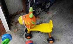 toddle scooter car in good shape